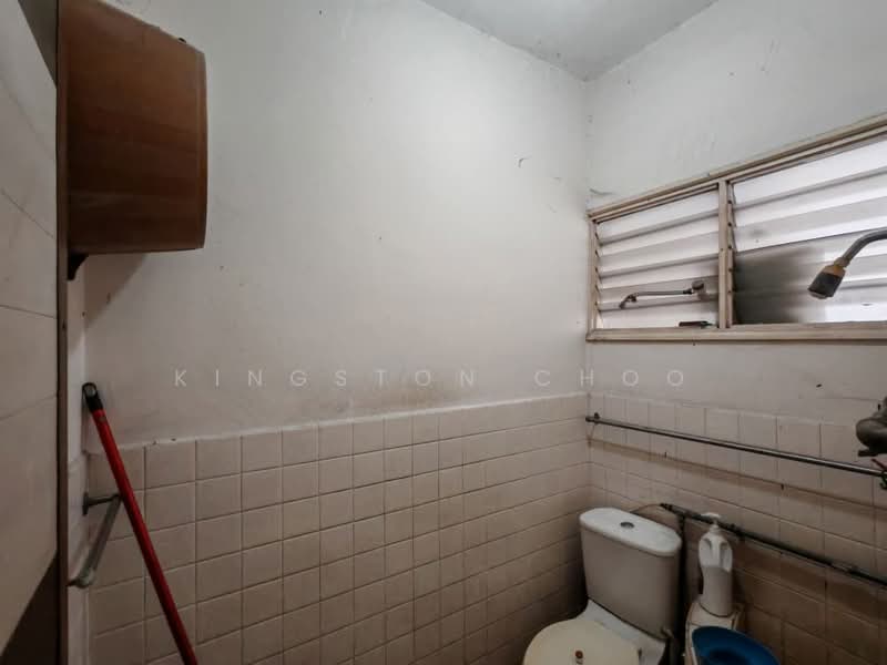 Rumah Teres 1-Tingkat untuk Dijual di Taman Overseas Union (Taman Oug) (Jalan Klang Lama (Old Klang Road)) - Kingston Choo - Bathroom - PropertyGuru.com.my