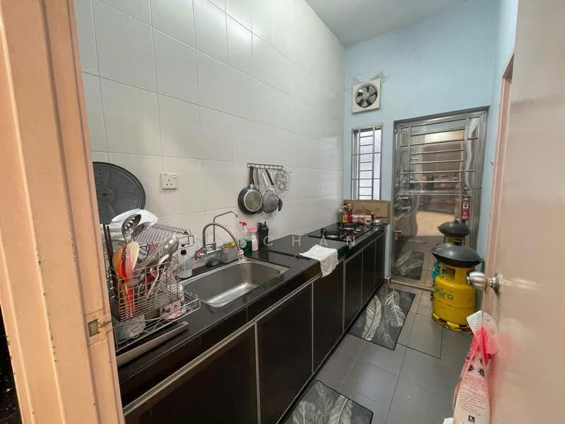 Rumah Teres 2-Tingkat untuk Dijual di Taman Setia Indah (Tebrau) - SJ CHAN - Kitchen - PropertyGuru.com.my