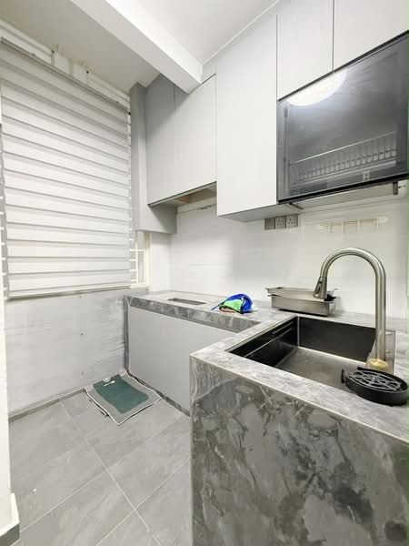 Kediaman Servis untuk Dijual di Sky View - Vic Lim - Kitchen - PropertyGuru.com.my