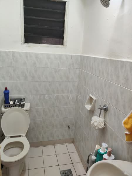 Kondominium untuk Dijual di Bayu Tasik 1 - Nick Wong - Bathroom - PropertyGuru.com.my