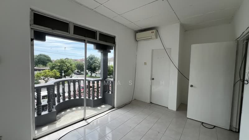 Rumah Teres 2-Tingkat untuk Dijual di Pulau Indah (Klang) - Thomas Thi - Balcony - PropertyGuru.com.my