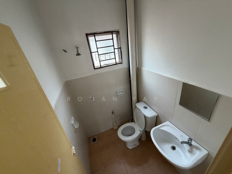 Rumah Teres 1-Tingkat untuk Dijual di Desa Mutiara (Rawang) - Roman Yap - Bathroom - PropertyGuru.com.my