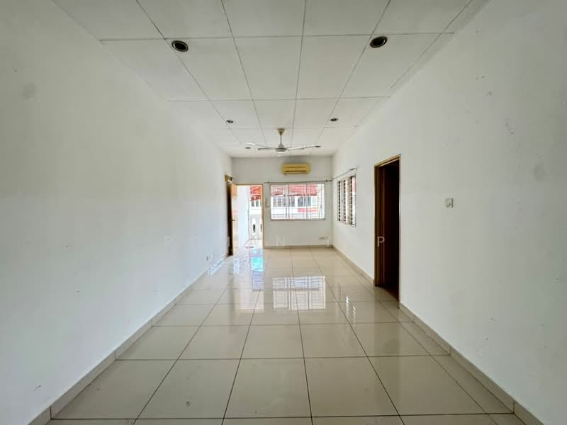 Rumah Teres 1-Tingkat untuk Dijual di Desa Mutiara (Rawang) - Roman Yap - Living Room - PropertyGuru.com.my
