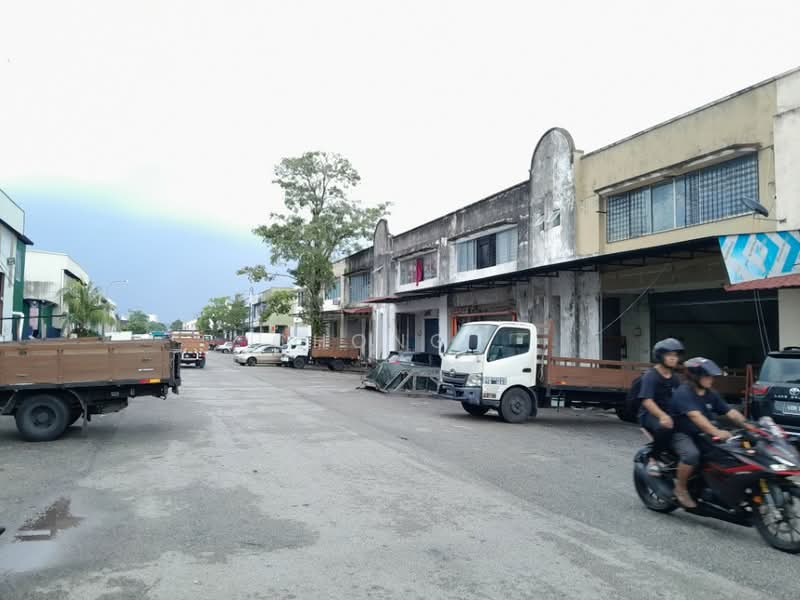 Kilang untuk Disewa di Taman Sungai Chua (Kajang) - Chong . - Exterior - PropertyGuru.com.my