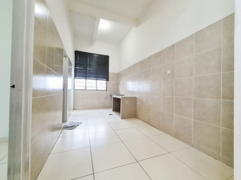 2-storey Terraced House for Sale in Taman Mount Austin (Tebrau) - Max Kan - Kitchen - PropertyGuru.com.my