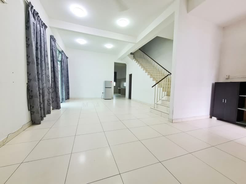 2-storey Terraced House for Sale in Taman Mount Austin (Tebrau) - Max Kan - Living Room - PropertyGuru.com.my