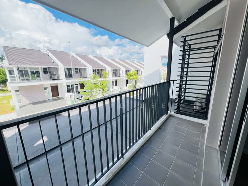 2-storey Terraced House for Sale in Rawang (Selangor) - David Lee - Balcony - PropertyGuru.com.my