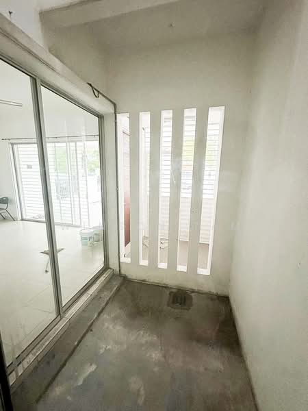 2-storey Terraced House for Sale in Bandar Seri Coalfields (Sungai Buloh) - Winson Tam - Balcony - PropertyGuru.com.my
