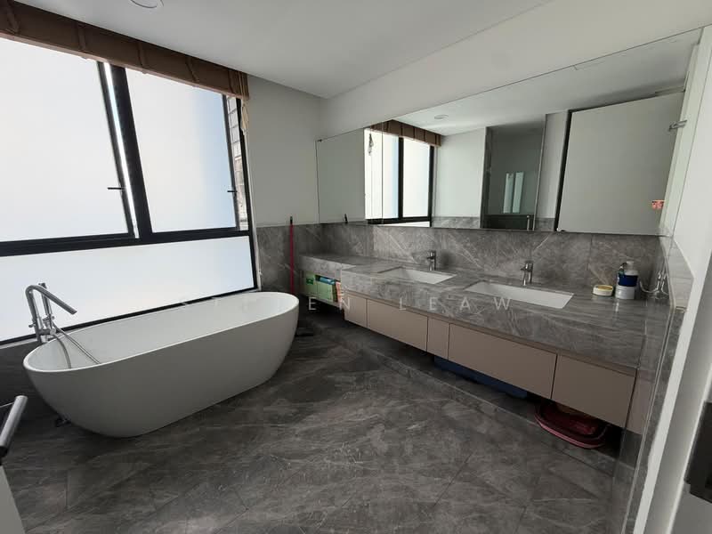 Kondominium untuk Dijual di Residensi Ampang Tengah 6 (AT 6) - Steven Leaw - Master Bathroom - PropertyGuru.com.my