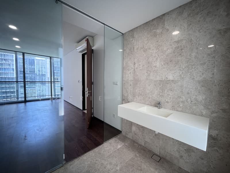 Kondominium untuk Disewa di The Fennel - Valerie Arnesto - Master Bathroom - PropertyGuru.com.my