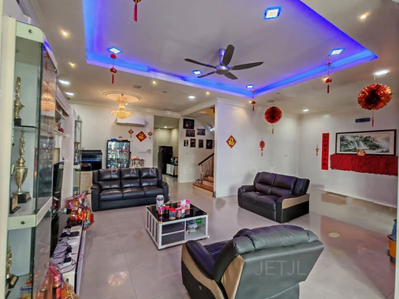 Rumah Berkembar untuk Dijual di Kampung Batu Belah (Klang) - Daniel Kok - Living Room - PropertyGuru.com.my