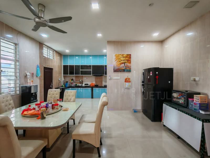 Rumah Berkembar untuk Dijual di Kampung Batu Belah (Klang) - Daniel Kok - Kitchen - PropertyGuru.com.my