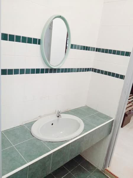 Rumah Teres 2-Tingkat untuk Dijual di Taman Desa Tebrau (Tebrau) - Stella Chia - Bathroom - PropertyGuru.com.my