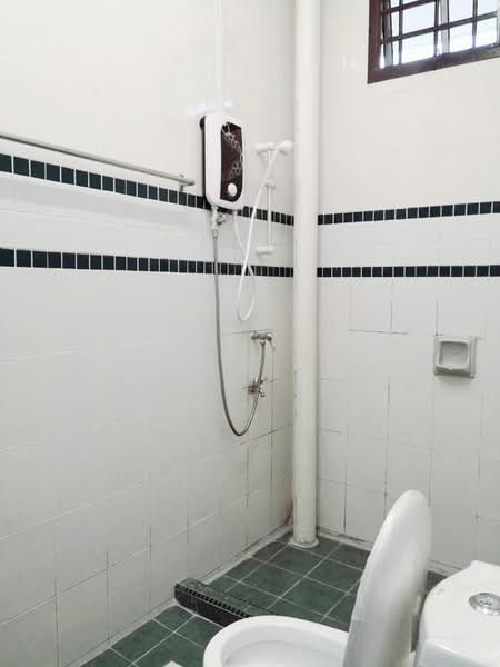 Rumah Teres 2-Tingkat untuk Dijual di Taman Desa Tebrau (Tebrau) - Stella Chia - Bathroom - PropertyGuru.com.my