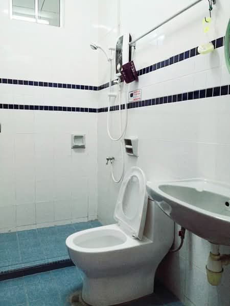 Rumah Teres 2-Tingkat untuk Dijual di Taman Desa Tebrau (Tebrau) - Stella Chia - Bathroom - PropertyGuru.com.my