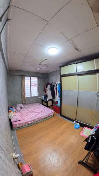 Rumah Flat untuk Dijual di Sri Lanang - Zoey Lee - Bedroom - PropertyGuru.com.my