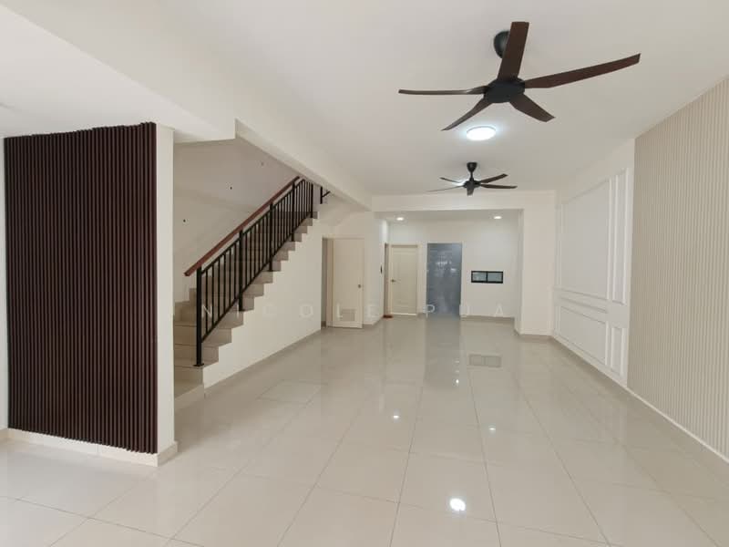 Rumah Teres 2-Tingkat untuk Disewa di Taman Damansara Aliff (Tampoi) - Nicole Pua - Living Room - PropertyGuru.com.my