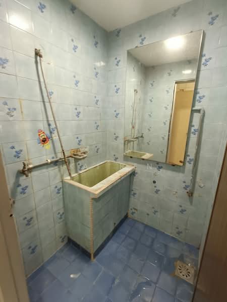 Rumah Teres untuk Dijual di Taman Kok Lian (Jalan Kuching) - Kai Ren - Bathroom - PropertyGuru.com.my