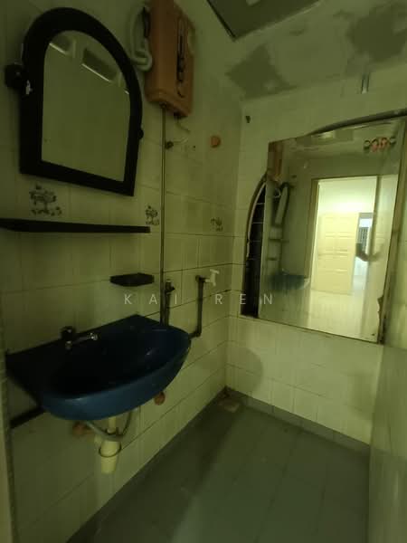 Rumah Teres untuk Dijual di Taman Kok Lian (Jalan Kuching) - Kai Ren - Bathroom - PropertyGuru.com.my