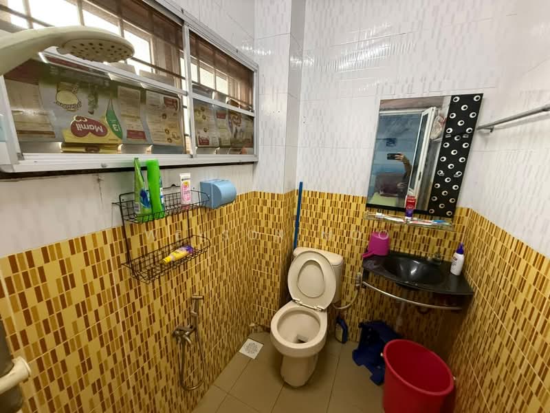 2-storey Terraced House for Sale in Taman Sri Rampai (Wangsa Maju) - Welson Moo - Bathroom - PropertyGuru.com.my