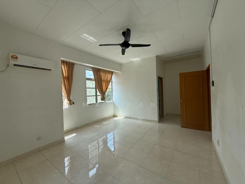 2-storey Terraced House for Sale in Johor Bahru (Johor) - Max Kan - Living Room - PropertyGuru.com.my