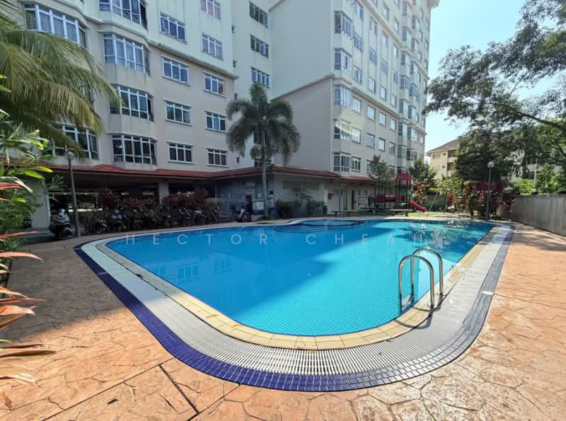 Pangsapuri untuk Dijual di Kristal Heights 2 - Hector Cheah - Pool - PropertyGuru.com.my