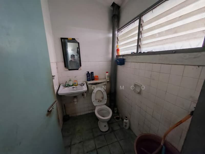 2-storey Terraced House for Sale in Taman Sri Rampai (Wangsa Maju) - Welson Moo - Bathroom - PropertyGuru.com.my
