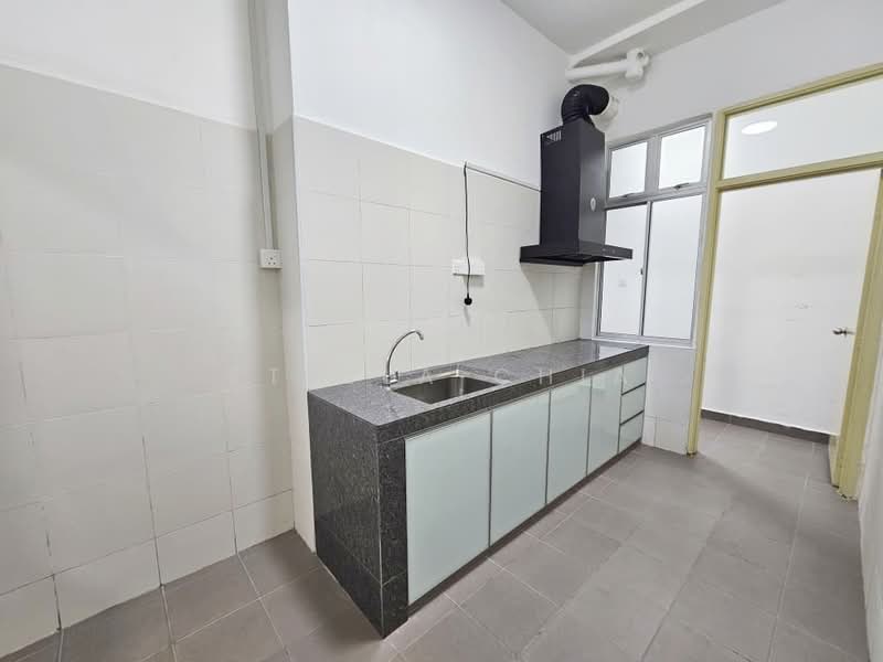 Apartment for Rent at Seri Molek Perdana - Stella Chia - Kitchen - PropertyGuru.com.my