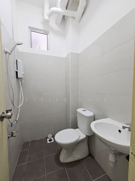 Apartment for Rent at Seri Molek Perdana - Stella Chia - Bathroom - PropertyGuru.com.my