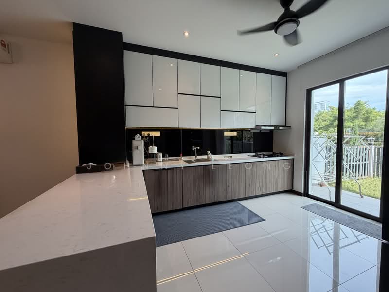 Rumah Teres 2-Tingkat untuk Dijual di Setia Eco Glades (Cyberjaya) - Johnny Leong - Kitchen - PropertyGuru.com.my