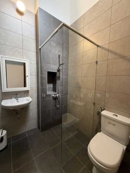 Rumah Teres 2-Tingkat untuk Dijual di Setia Eco Glades (Cyberjaya) - Johnny Leong - Bathroom - PropertyGuru.com.my