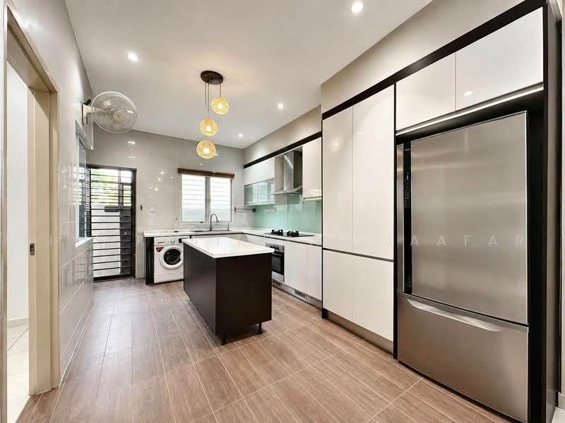 2-storey Terraced House for Sale in Setia Indah 12 (Setia Alam) - SITI KHAIRIYAH JAAFAR - Kitchen - PropertyGuru.com.my