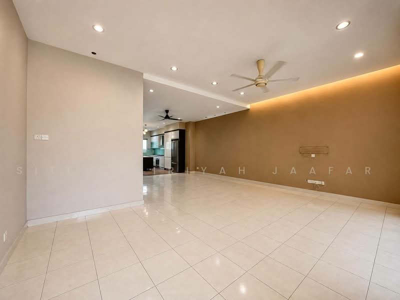 2-storey Terraced House for Sale in Setia Indah 12 (Setia Alam) - SITI KHAIRIYAH JAAFAR - Living Room - PropertyGuru.com.my