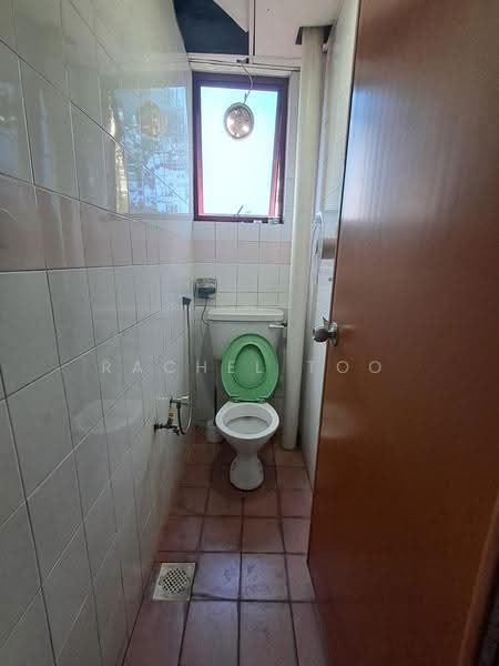 Factory for Rent in Temasya Glenmarie (Glenmarie) - Rachel Too - Bathroom - PropertyGuru.com.my