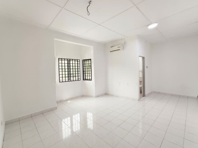 2-storey Terraced House for Sale in Bandar Selesa Jaya (Skudai) - Marcus Tey - Living Room - PropertyGuru.com.my