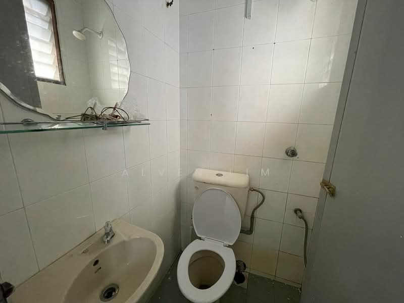 1-storey Terraced House for Sale in Bandar Sri Damansara (Selangor) - Alven Lim - Bathroom - PropertyGuru.com.my