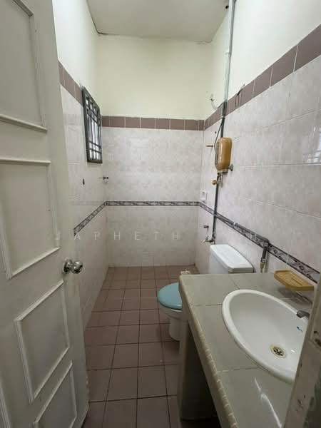 2-storey Terraced House for Sale in Bandar Seri Alam (Masai) - Japheth Koh - Bathroom - PropertyGuru.com.my