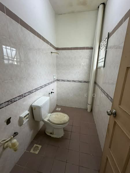 2-storey Terraced House for Sale in Bandar Seri Alam (Masai) - Japheth Koh - Bathroom - PropertyGuru.com.my