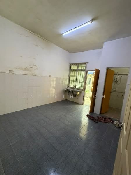 2-storey Terraced House for Sale in Bandar Seri Alam (Masai) - Japheth Koh - Kitchen - PropertyGuru.com.my