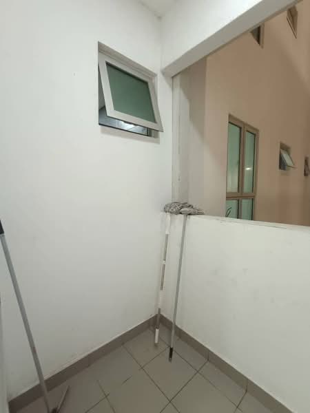Kediaman Servis untuk Dijual di Gaya Resort Homes - Kenjjo Yeo - Balcony - PropertyGuru.com.my