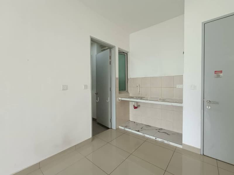 Kediaman Servis untuk Dijual di Gaya Resort Homes - Kenjjo Yeo - Kitchen - PropertyGuru.com.my