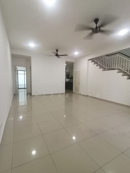 Rumah Teres 2-Tingkat untuk Disewa di Semenyih (Selangor) - Jasper Tan - Living Room - PropertyGuru.com.my