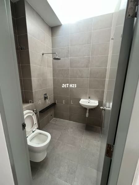 2-storey Terraced House for Sale in Setia Utama (Setia Alam) - Daniel Kok - Bathroom - PropertyGuru.com.my