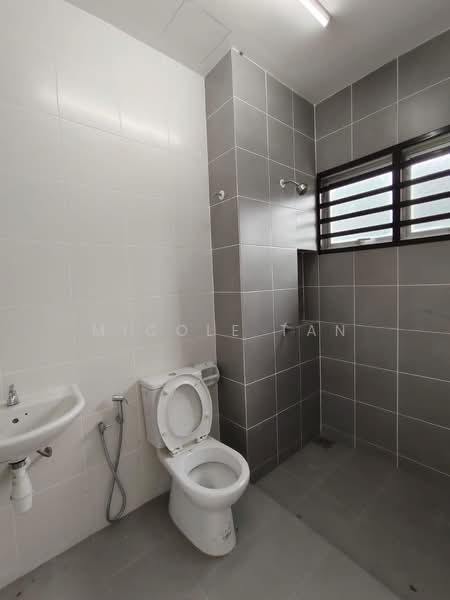 2-storey Terraced House for Rent in Pagoh (Muar) - Micole Tan - Bathroom - PropertyGuru.com.my