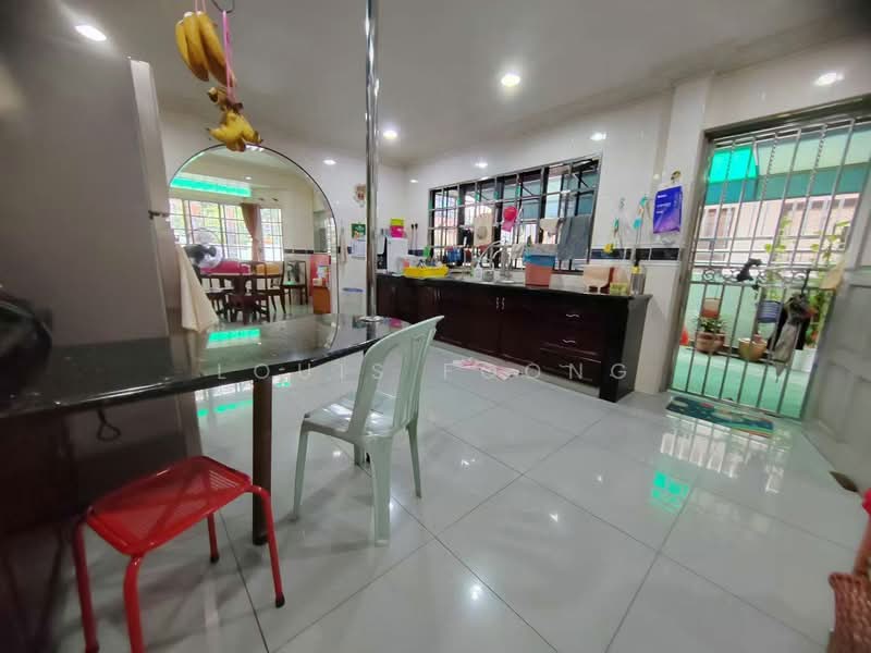 Bungalow House untuk Dijual di Taman Cuepacs (Kepong) - Louis Foong - Kitchen - PropertyGuru.com.my