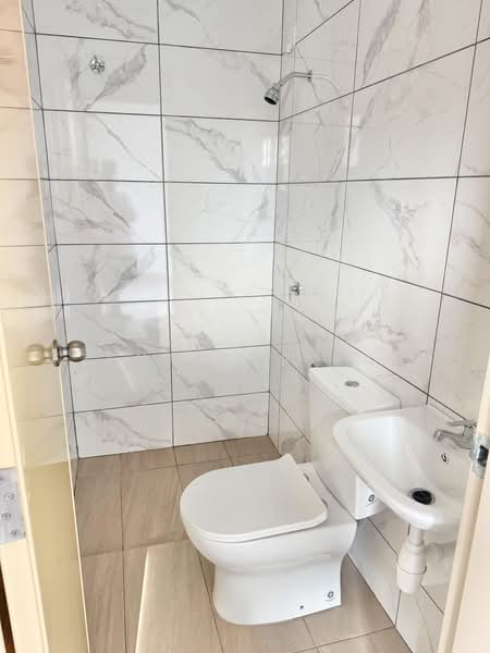 Rumah Teres 2-Tingkat untuk Disewa di Taman Bunga Raya (Klang) - Jennifer Lai - Bathroom - PropertyGuru.com.my
