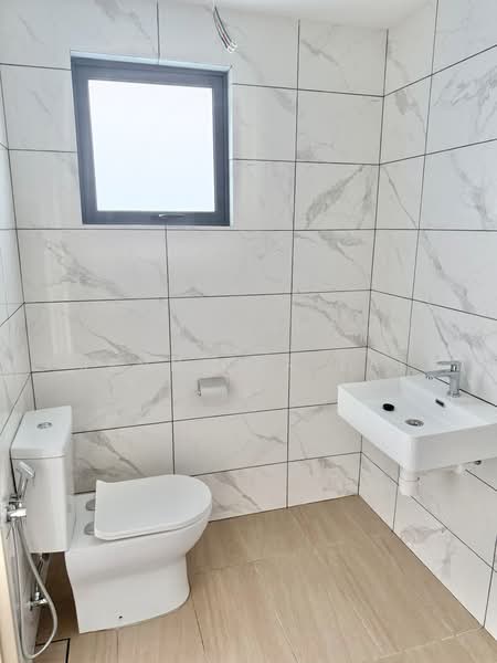 Rumah Teres 2-Tingkat untuk Disewa di Taman Bunga Raya (Klang) - Jennifer Lai - Bathroom - PropertyGuru.com.my