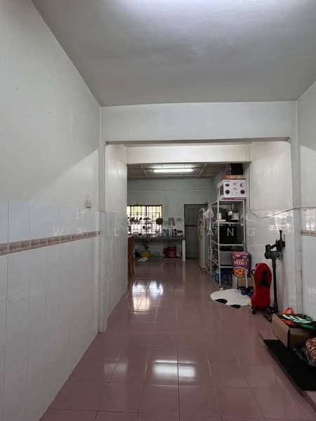 2-storey Terraced House for Sale in Taman Puteri Wangsa (Ulu Tiram) - Wallace Ang - Kitchen - PropertyGuru.com.my
