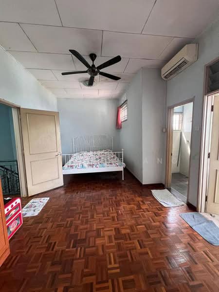 2-storey Terraced House for Sale in Taman Puteri Wangsa (Ulu Tiram) - Wallace Ang - Bedroom - PropertyGuru.com.my