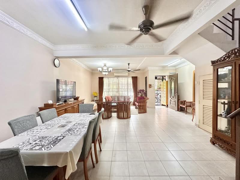 Terraced House for Sale in Taman Sutera (Kajang) - Sofea Md Saad - Living Room - PropertyGuru.com.my